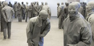 Assenza e conformismo nelle opere di Juan Muñoz, lo scalpellino madrileno della tragedia umana. Juan Muñoz, Many Times, 1999